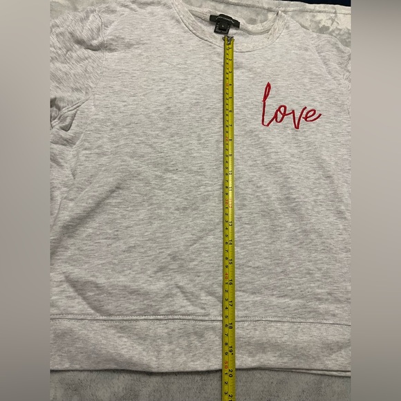 ***π3 for $35./NWOT French Connection light heather grey sweat shirt, red Love. - Picture 7 of 11